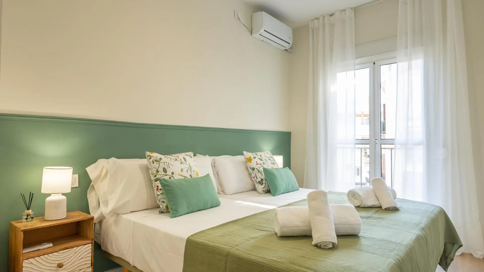 Apartment Bustos Tavera Central Seville Spain